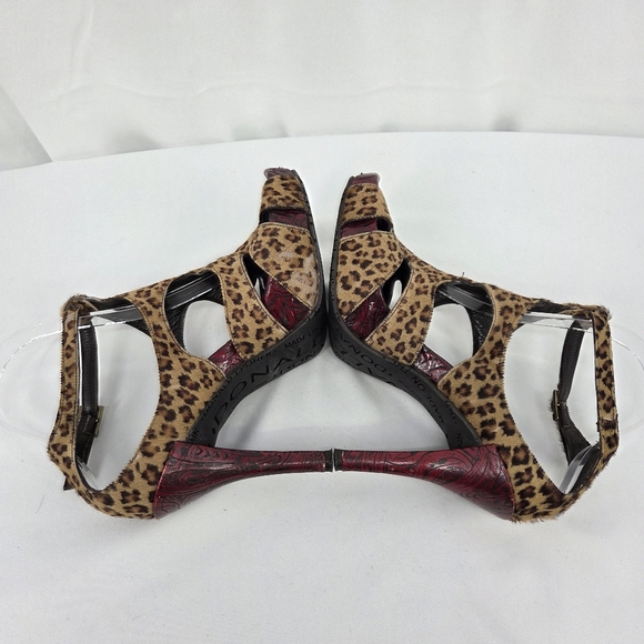 Donald J Pliner Glula Leopard platform heels Women's 6.5M - Picture 7 of 14